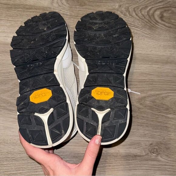 Women's John Elliott Vibram Collaboration White Edition One Runner Shoes - Picture 11 of 13